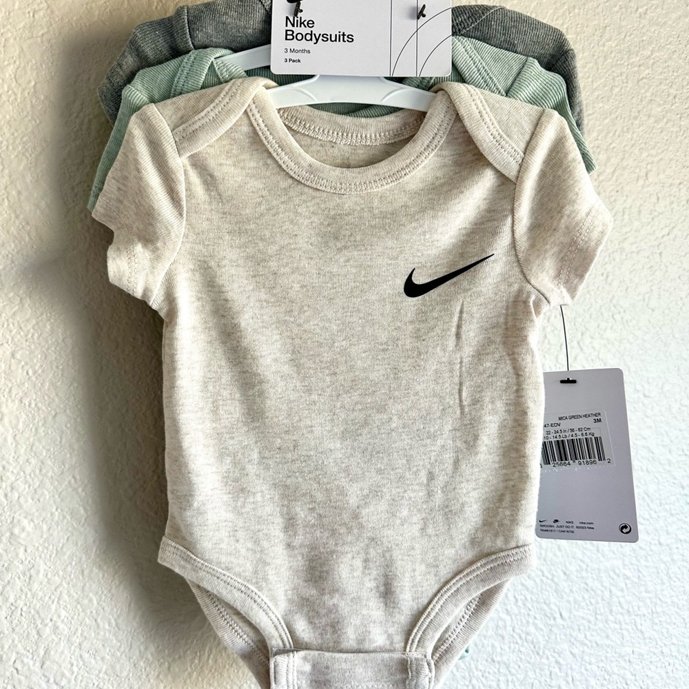 Nike Infant Bodysuit Trio - Cream, Gray, Green